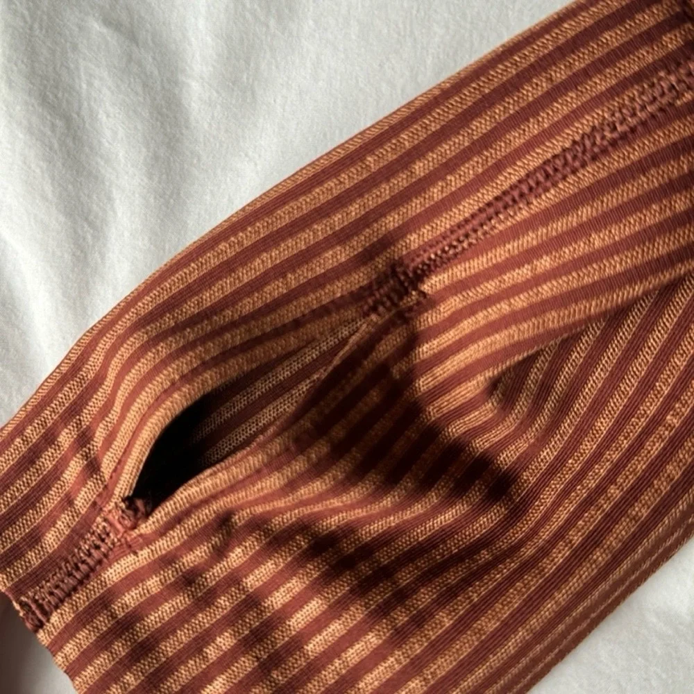 NWT Lululemon Grid Warp Date Brown / Desert Sun Rest Less Pullover size 12 - Picture 5 of 6